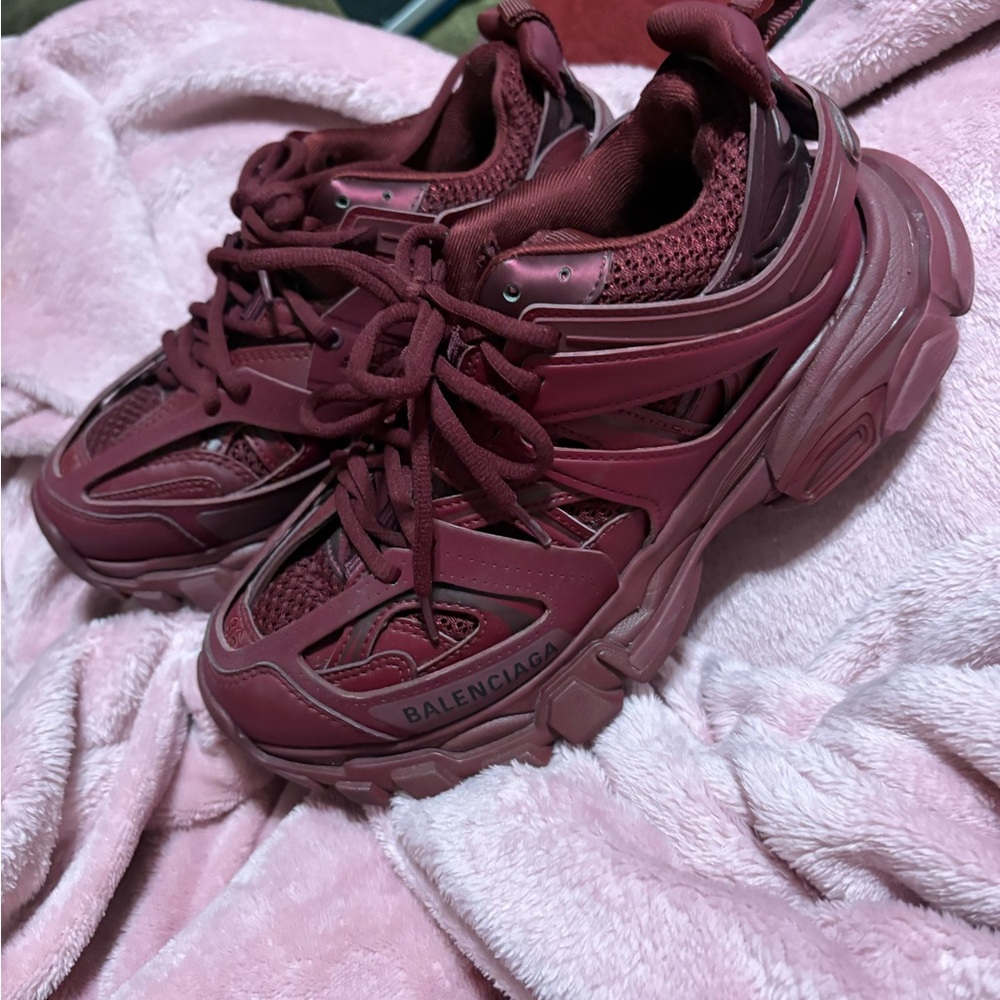 Balenciaga Track Size 36 (6US)- great condition